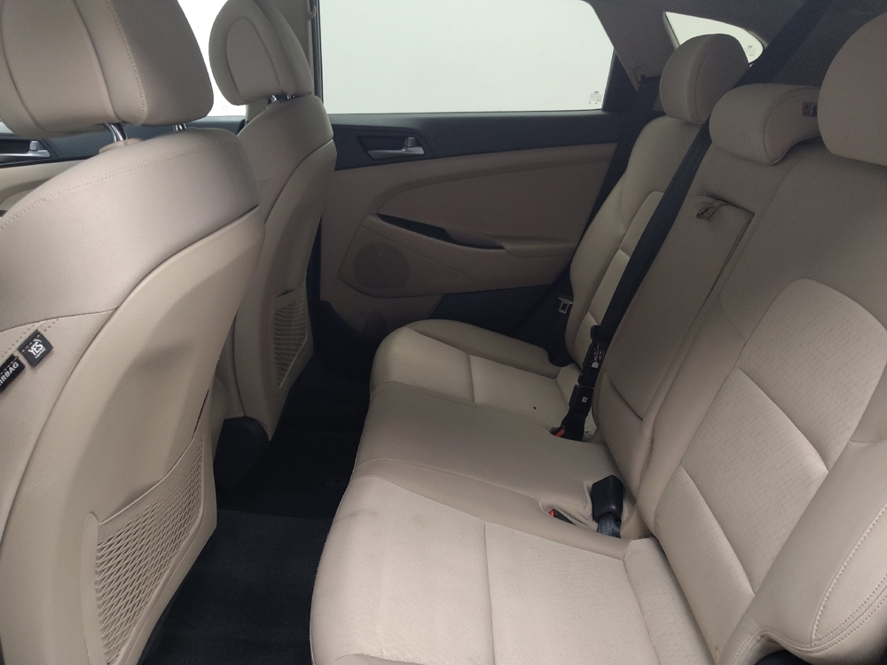 2017 Hyundai Tucson SE - Photo 14