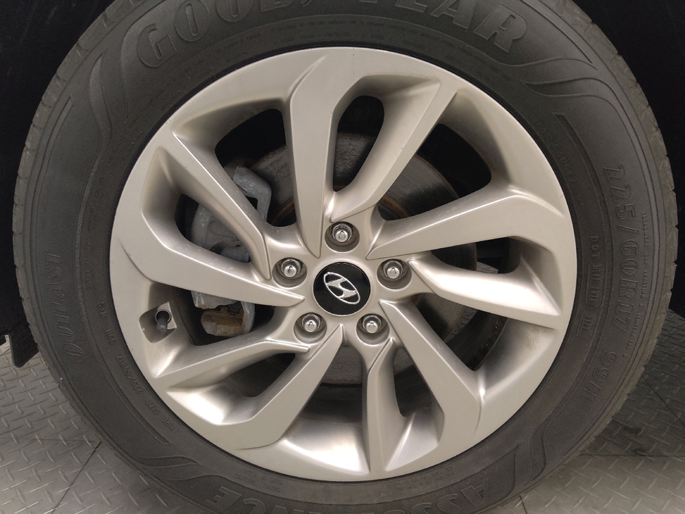 2017 Hyundai Tucson SE - Photo 24